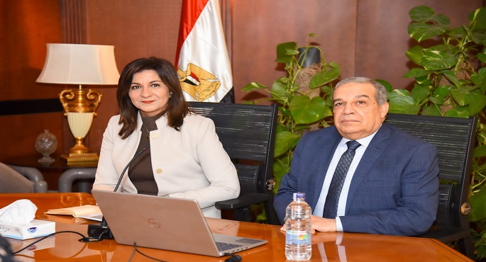 وزيرا الهجرة والإنتاج الحربي يعقدان اجتماعا تنسيقيا مع الخبراء الأجانب المشاركين بمؤتمر “مصر تستطيع بالصناعة”