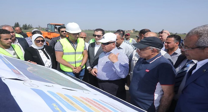 بالصور .. وزير النقل يتفقد معدلات تنفيذ عدد من مشروعات الطرق والكباري في 6 محافظات