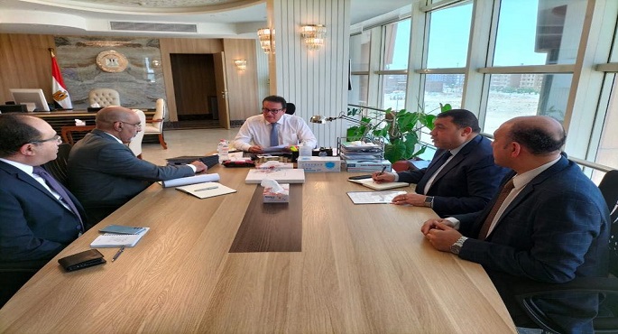 بالصور .. خالد عبد الغفار يبحث سبل تحسين الخدمات الطبية المقدمة للمواطنين