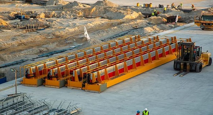 وزير النقل: محطة تحيا مصر متعددة الأغراض بميناء الإسكندرية(TMT) تستقبل الدفعة الأولى من أوناش الساحة العملاقة