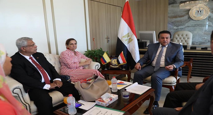 بالصور .. وزير التعليم العالي يبحث آليات التعاون العلمي مع كولومبيا