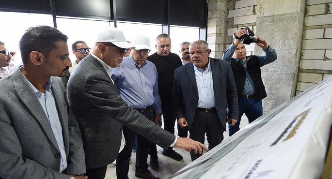 رئيس الوزراء يستمع لشرح حول المشروعات السكنية بمدينة العلمين الجديدة