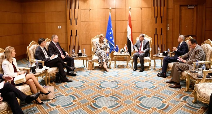 بالصور .. مباحثات مشتركة لوزير البترول مع كبار الشخصيات على هامش اجتماع منتدى غاز شرق المتوسط