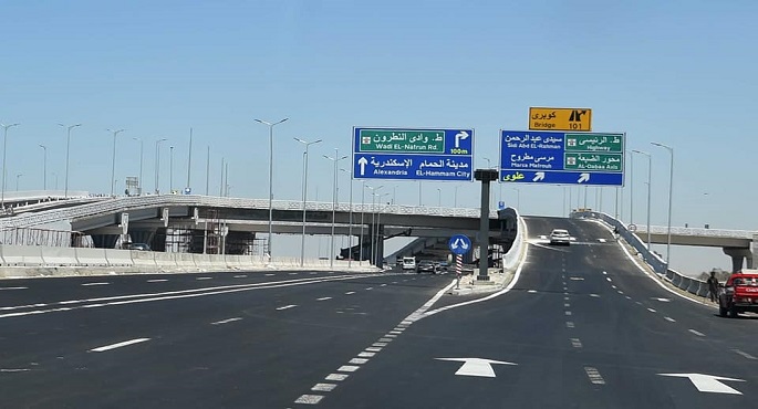 بالصور .. رئيس الوزراء يؤكد أهمية أعمال تطوير وتوسعة طريق إسكندرية / مطروح الساحلي