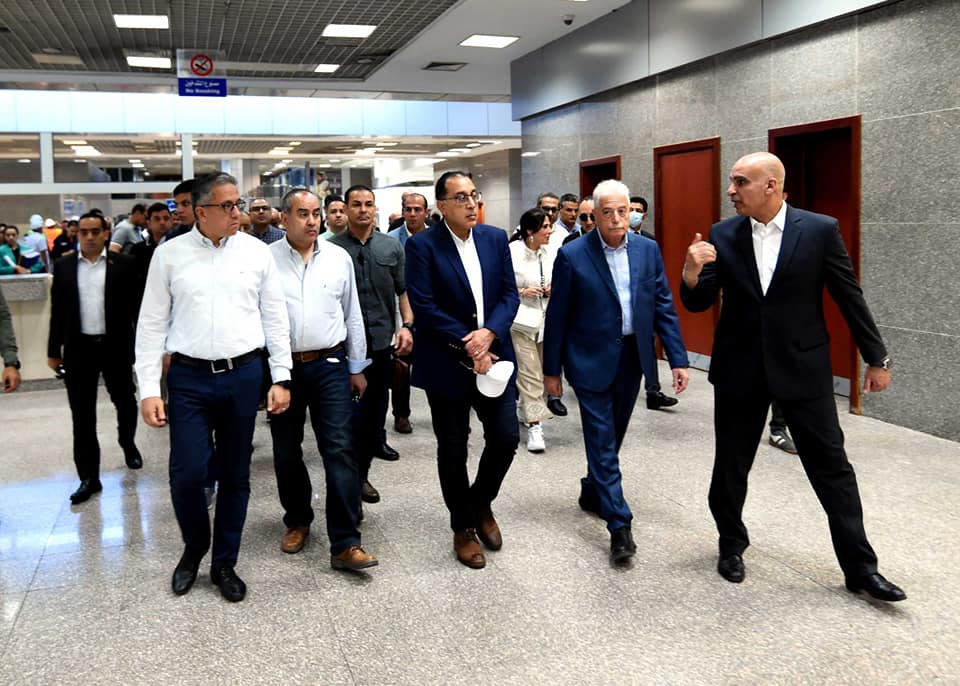بالصور.. رئيس الوزراء يتفقد أعمال التطوير والتوسعة بمطار شرم الشيخ استعدادا لاستضافة مؤتمر المناخ