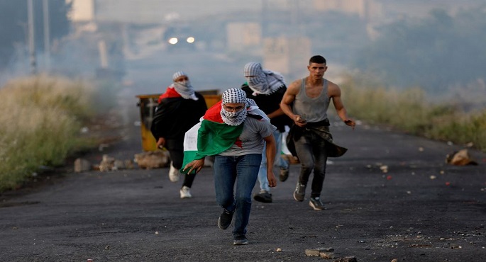 الاحتلال يعتقل 16 فلسطينيًا ومستوطنون يقتحمون باحات الأقصى