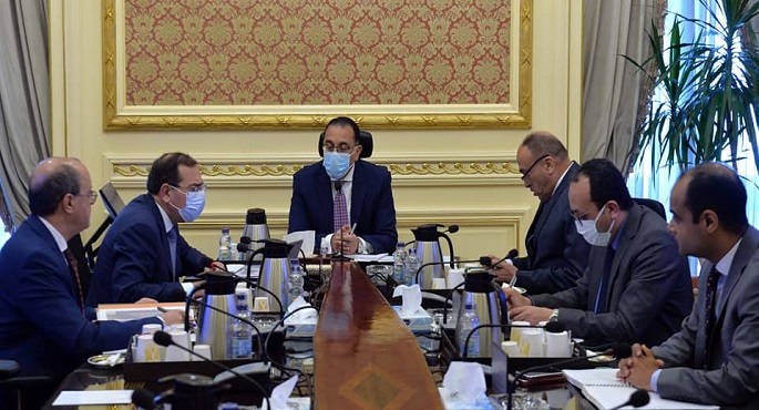 بالصور..مدبولي يستعرض مع الملا عدداً من الفرص الاستثمارية في قطاع التكرير والبتروكيماويات