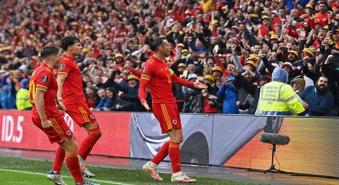 ويلز تتخطى أوكرانيا وتتأهل إلى كأس العالم بعد غياب 64 عاما
