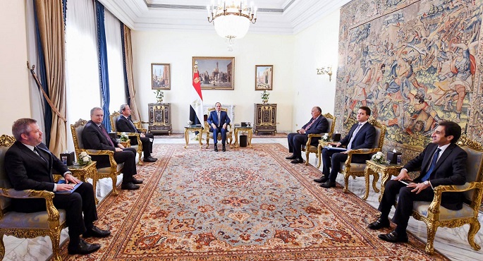 الرئيس السيسي يبحث مع مفوض الاتحاد الأوروبي لسياسة الجوار والتوسع تطورات القضايا الدولية والحرب الأوكرانية