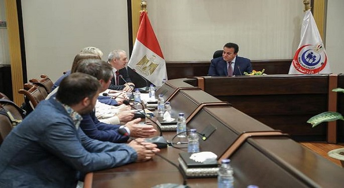 بالصور.. عبد الغفار يبحث مع روسيا التعاون في تكنولوجيا تصنيع الأدوية والأجهزة الطبية