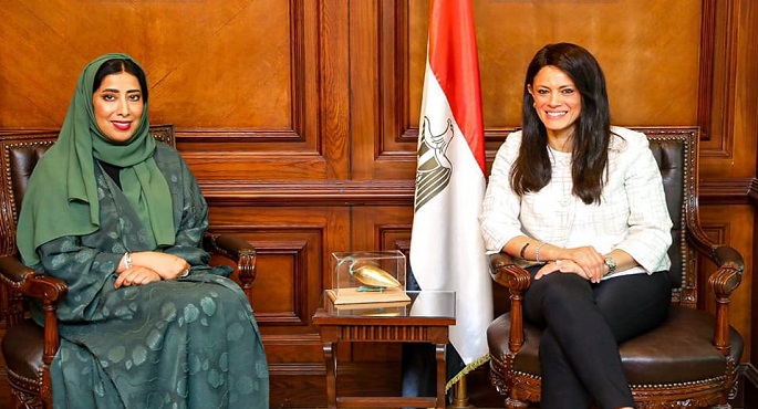 بالصور.. المشاط تستعرض مع نائبة رئيسة مجلس الإمارات للتوازن بين الجنسين السياسات الداعمة لتمكين المرأة