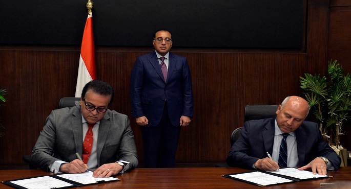 بالصور.. رئيس الوزراء يشهد مراسم توقيع بروتوكول تعاون لتطوير ورفع كفاءة العنصر البشري بمجال النقل وإنشاء كلية خاصة بالنقل