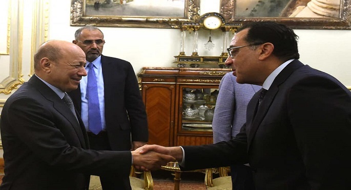 بالفيديو والصور..رئيس مجلس القيادة الرئاسى اليمنى يستقبل رئيس الوزراء