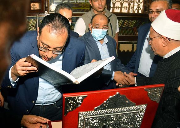 بالصور.. مدبولي يختتم جولته بالغربية بتفقد أعمال تطوير ساحة مسجد السيد البدويّ بطنطا والمنطقة المحيطة به