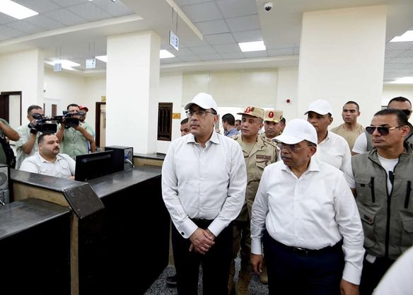 بالصور.. مدبولي يتفقد مشروعي مجمع الخدمات الحكومية والزراعية بقرية “الحصص” بالدقهلية