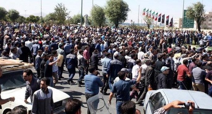 تحركات احتجاجية عمالية وطلابية في إيران بالرغم من حملة القمع