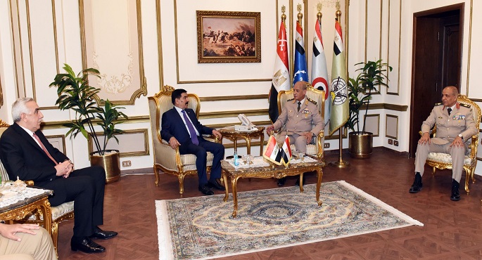 وزير الدفاع يبحث مع نظيره العراقي سبل تعزيز  التعاون الثنائي