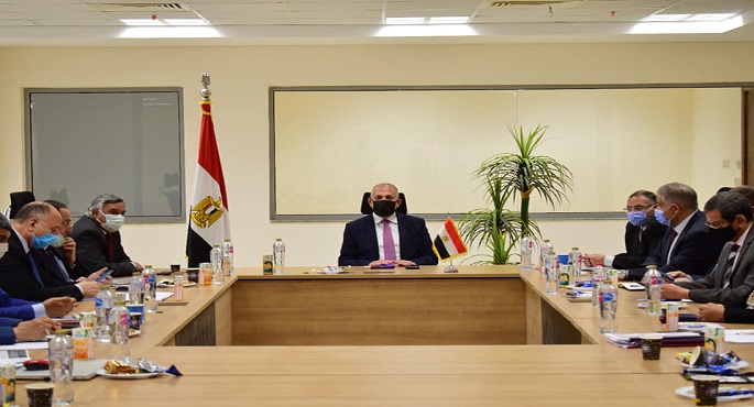 بالصور.. وزير الري يبحث الموقف التنفيذي لعدد من المشروعات