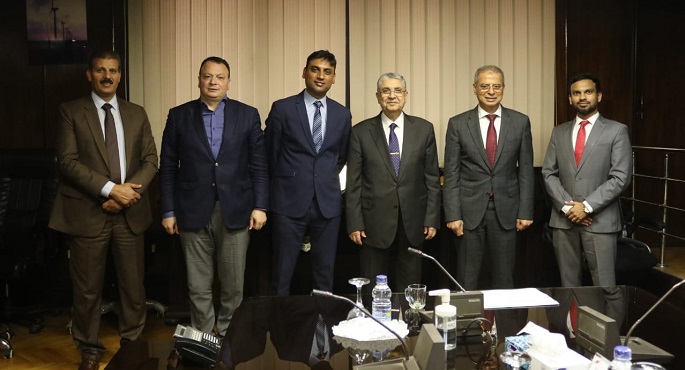 وزير الكهرباء والطاقة المتجددة يستقبل مدير عام ملف الهيدروجين والمشروعات الجديدة  بشركة أكمى الهندية