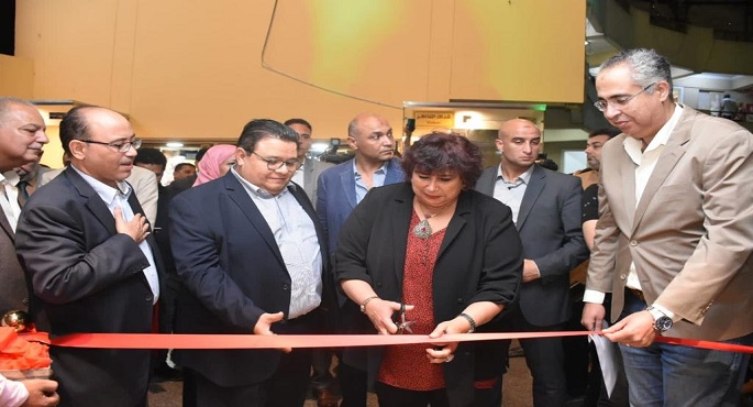 بالصور.. وزيرة الثقافة تطلق اشارة اعادة تشغيل مسرح الغد بعد تطويره