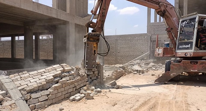 بالصور.. وزير الإسكان يُصدر قرارين لإزالة تعديات ومخالفة بناء بـ” ملوي الجديدة والساحل الشمالي الغربي “