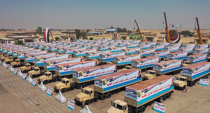 بالفيديو والصور.. القوات المسلحة تقوم بتوزيع كميات كبيرة من الحصص الغذائية المخفضة بنصف الثمن بمختلف المحافظات