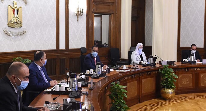 بالصور .. رئيس الوزراء يتابع تنفيذ دراسة توسيع قاعدة المستفيدين من برامج الحماية الاجتماعية