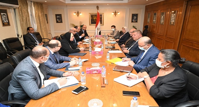 وزيرا التجارة والصناعة وقطاع الأعمال العام يبحثان منظومة تداول الأقطان للموسم الجديد