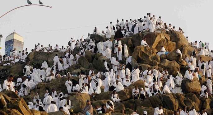 يوم عرفة .. توحيد الأجناس و الأعراق واللغات تحت راية “لبيك اللهم لبيك”
