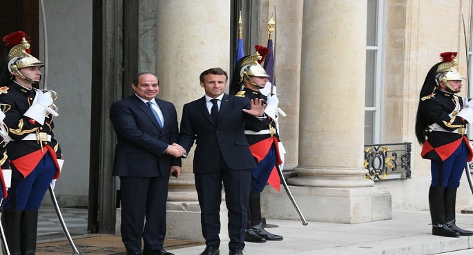 بالفيديو والصور.. الرئيس السيسي يصل إلى قصر الإليزية لعقد مباحثات قمة مع نظيره الفرنسي