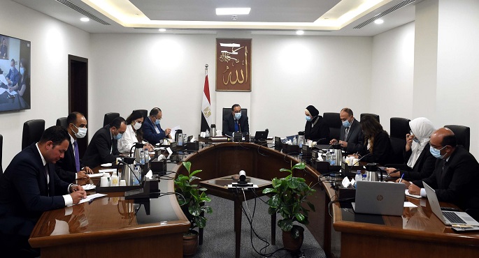 رئيس الوزراء يعقد اجتماعا لمتابعة وتقييم أداء برنامج رد الأعباء التصديرية