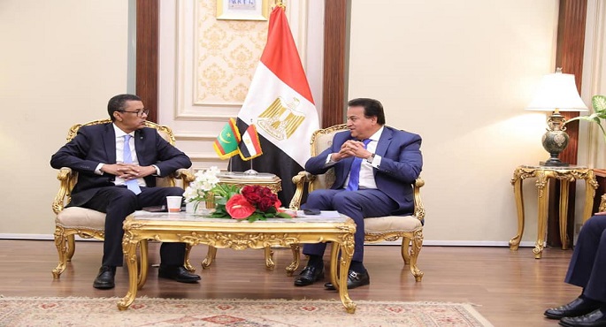بالصور.. وزير التعليم العالي يستقبل نظيره الموريتاني لبحث أوجه التعاون المُشترك بين البلدين