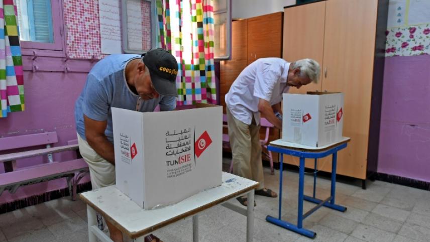 بعثة البرلمان العربي إلى تونس تشيد بعملية تنظيم الاستفتاء