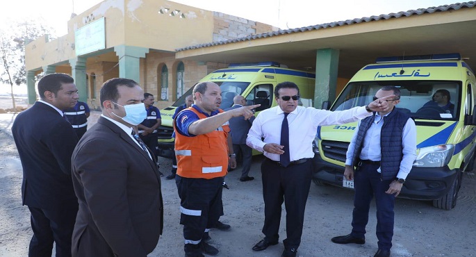 بالصور.. خالد عبدالغفار يتفقد نقاط تمركزات الإسعاف والعيادات المتنقلة على الطرق المؤدية للمدن الساحلية