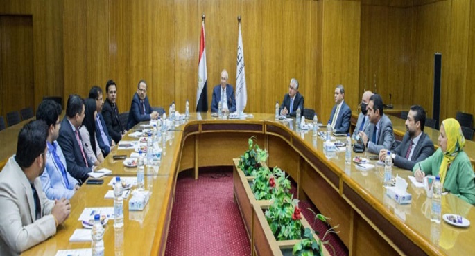 بالصور.. رئيس اقتصادية قناة السويس يبحث مجالات التعاون مع اتحاد الغرف الهندية