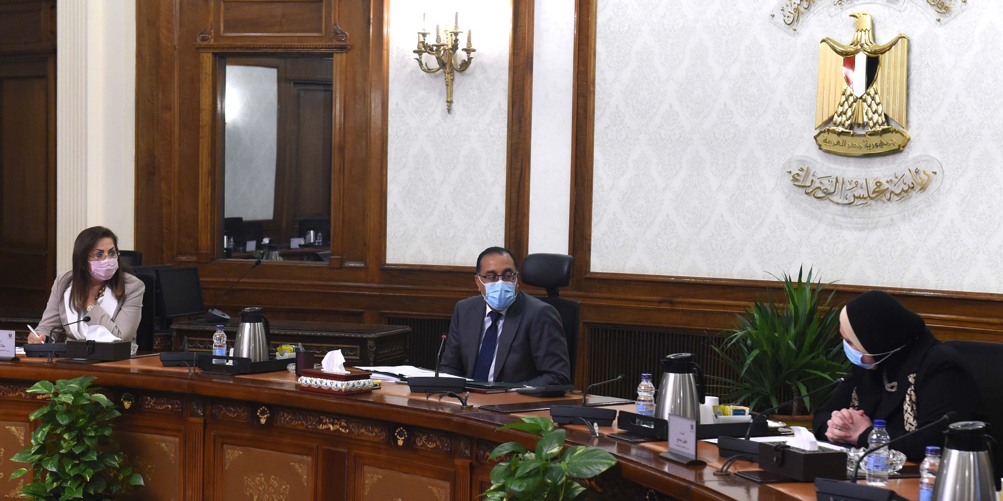 بالصور.. رئيس الوزراء يبحث فرص التعاون وزيادة الاستثمارات المشتركة المصرية – القطرية