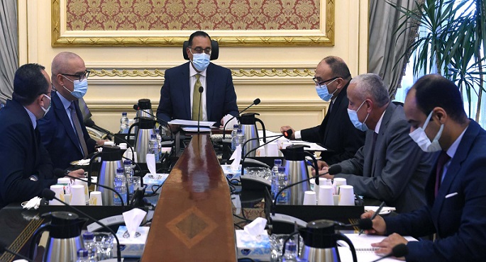 بالصور.. رئيس الوزراء يتابع تنفيذ تكليفات الرئيس بشأن أعمال تطوير الطريق الدولي الساحلي