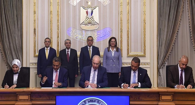 رئيس الوزراء يشهد التوقيع على مذكرة تفاهم لإنشاء مصنع لإنتاج الهيدروجين الأخضر بـ”اقتصادية قناة السويس”