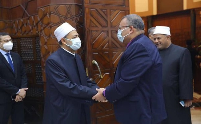 بالصور.. شيخ الأزهر يستقبل رئيس الطائفة الإنجيلية والوفد المرافق له للتهنئة بعيد الأضحى المبارك