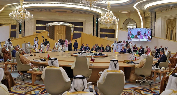 الخليج الإماراتية: “قمة جدة” رسمت شكلا جديدا للعلاقات العربية – الأمريكية