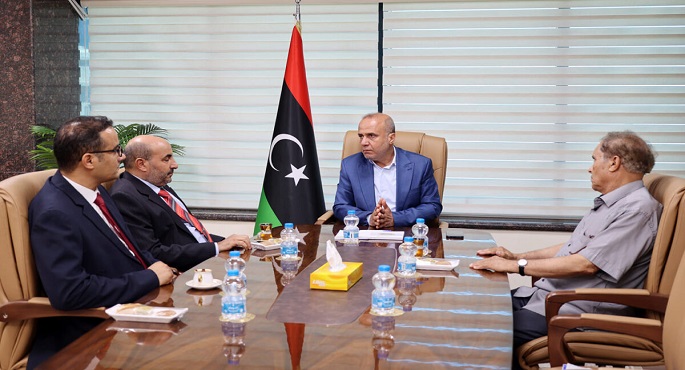 الرئاسي الليبي بيحث مع أعضاء لجنة الستين أزمة الدستور