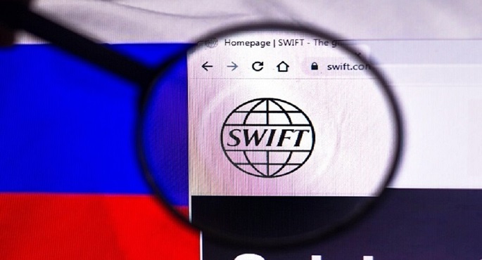 مساعد الرئيس الروسي: سنتصرف بشكل يجعل نظام SWIFT غير ضروري