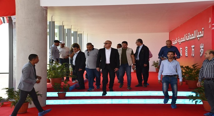 بالصور..وزير الإسكان يتفقد منطقة الأعمال المركزية بالعاصمة الإدارية الجديدة