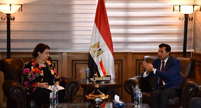 بالصور.. وزير الرياضة يبحث مع المدير الإقليمي لمنظمة اليونيسيف تعزيز أُطر التعاون المشترك