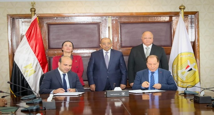 بالصور.. توقيع عقد تقديم خدمات الرصد والمراقبة لخدمات المخلفات البلدية الصلبة بالقاهرة