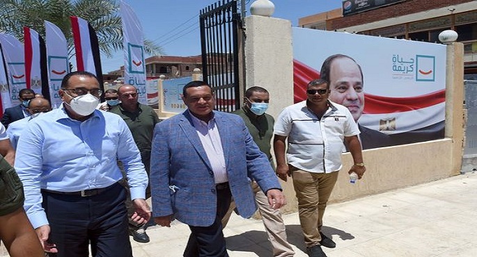 بالصور.. رئيس الوزراء يتفقد مواقع العمل بمشروعات ” حياة كريمة” بكفر داود يبدأها بـ ” سكن كريم”