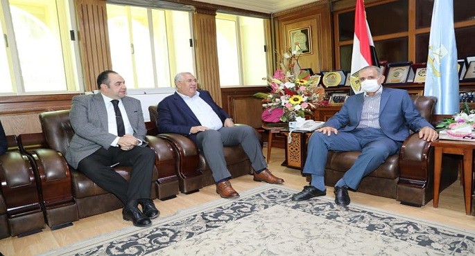 بالصور.. وزير الزراعة يلتقى محافظ كفر الشيخ لبحث سبل تحقيق التنمية الزراعية بالمحافظة