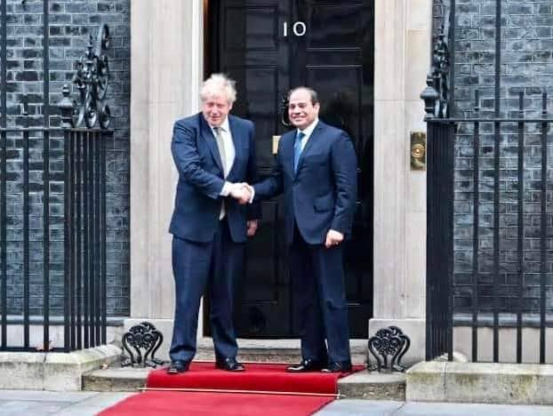 الرئيس السيسي يتلقى اتصالا هاتفيا من رئيس الوزراء البريطاني