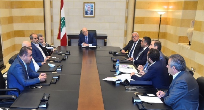 رئيس الوزراء اللبناني يبحث أوضاع الكهرباء في البلاد