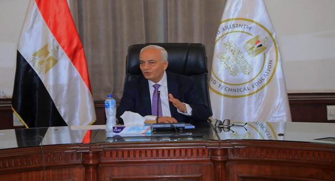 بالصور.. وزير التعليم يبحث مع مديري عموم تنمية المواد الدراسية آليات الاستعداد للعام الدارسي الجديد